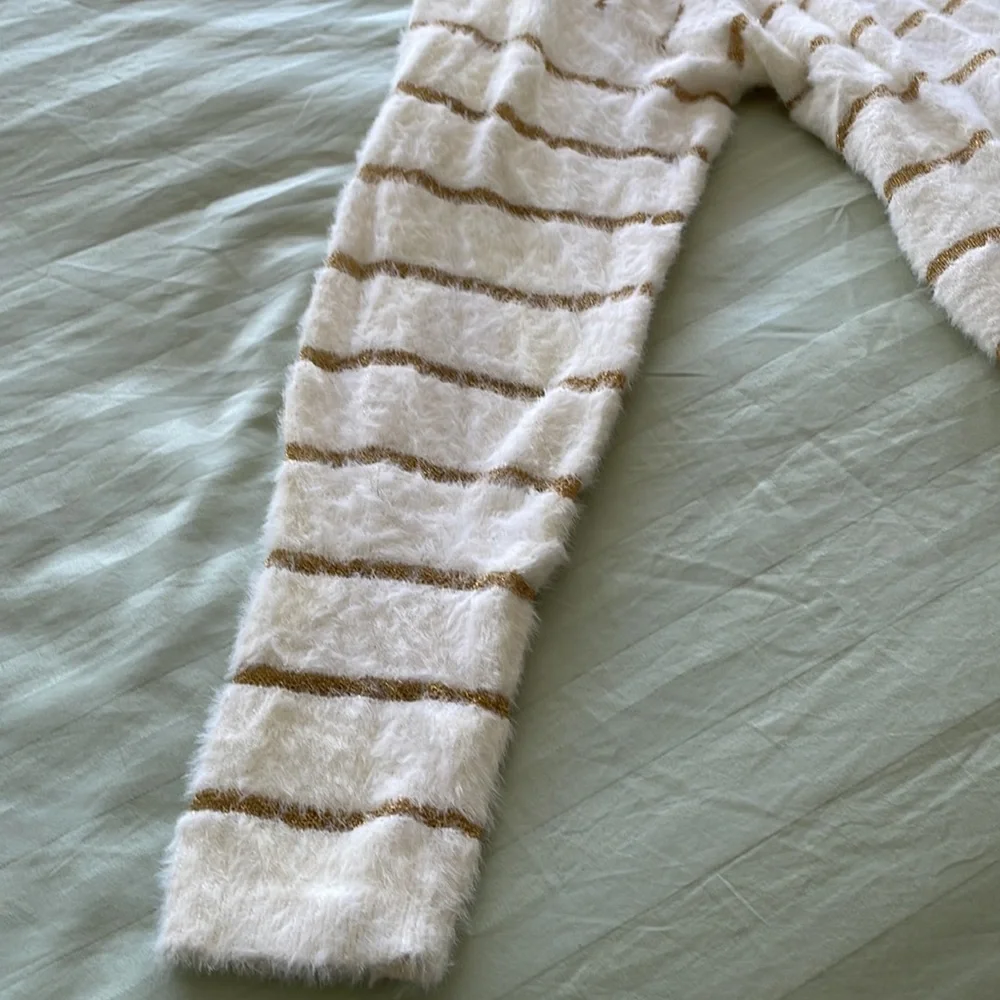 Express Cream & Gold Sweater - Picture 4 of 4